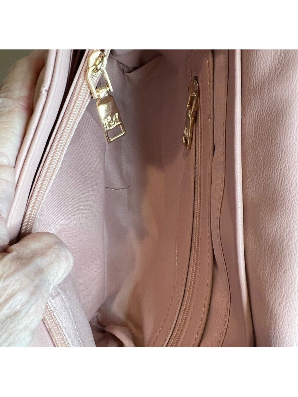 BADGLEY MISCHKA Pink Blush Diamond Quilted Bag - Picture 15 of 16